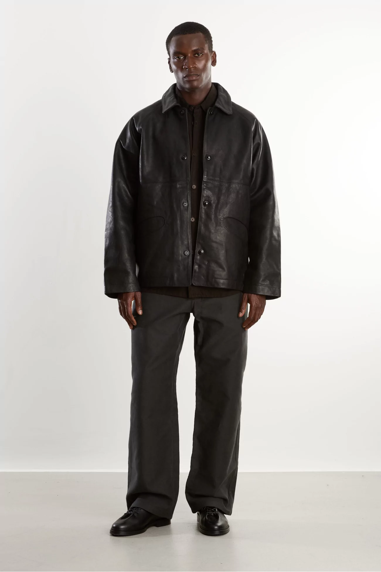 MAN-TLE OD Shirt Mud-Dyed Cotton Linen – Dark Mud | Centre Commercial