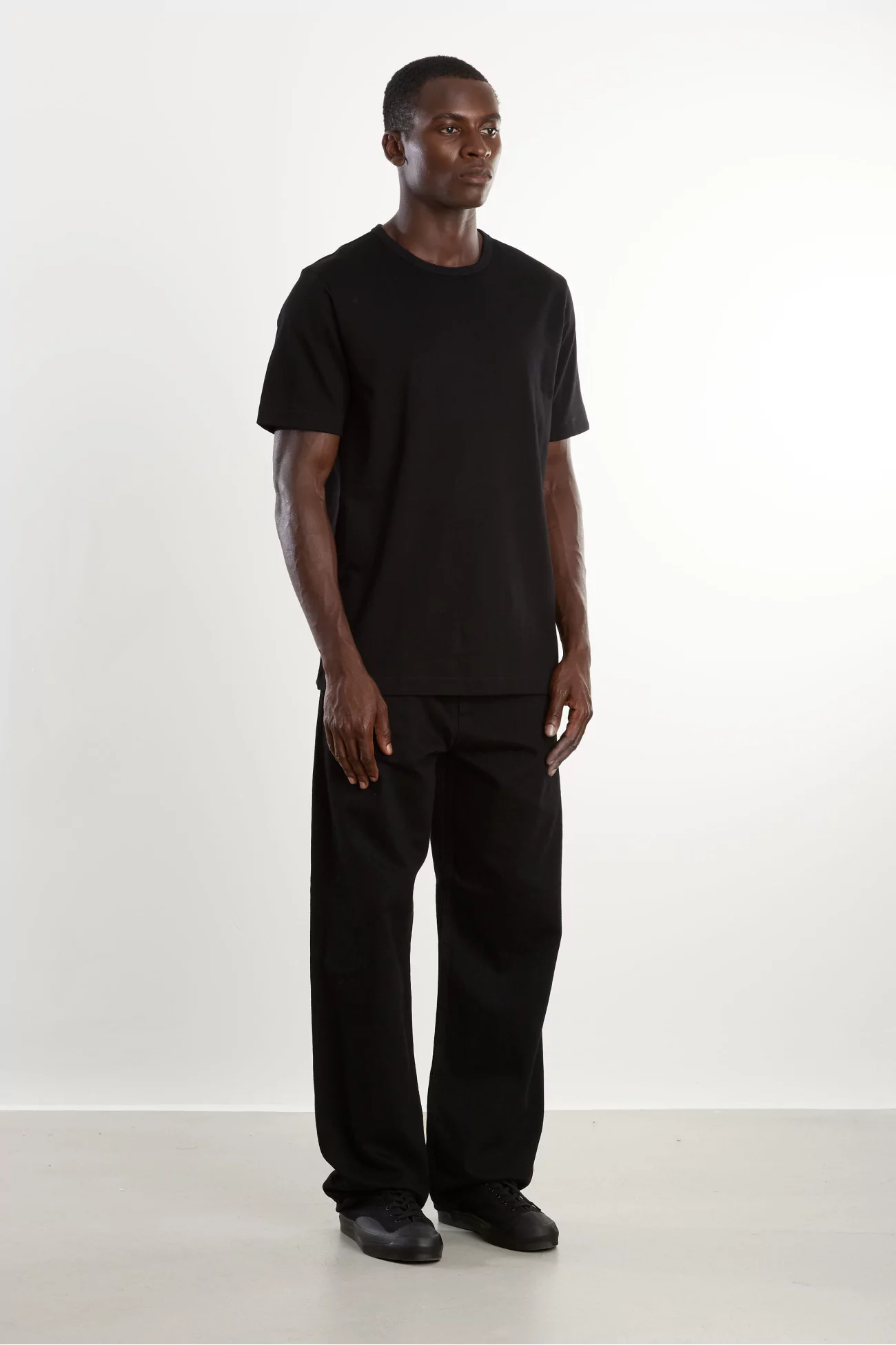 Merz b.Schwanen 2M15 Organic Cotton T-Shirt – Deep Black | Centre Commercial