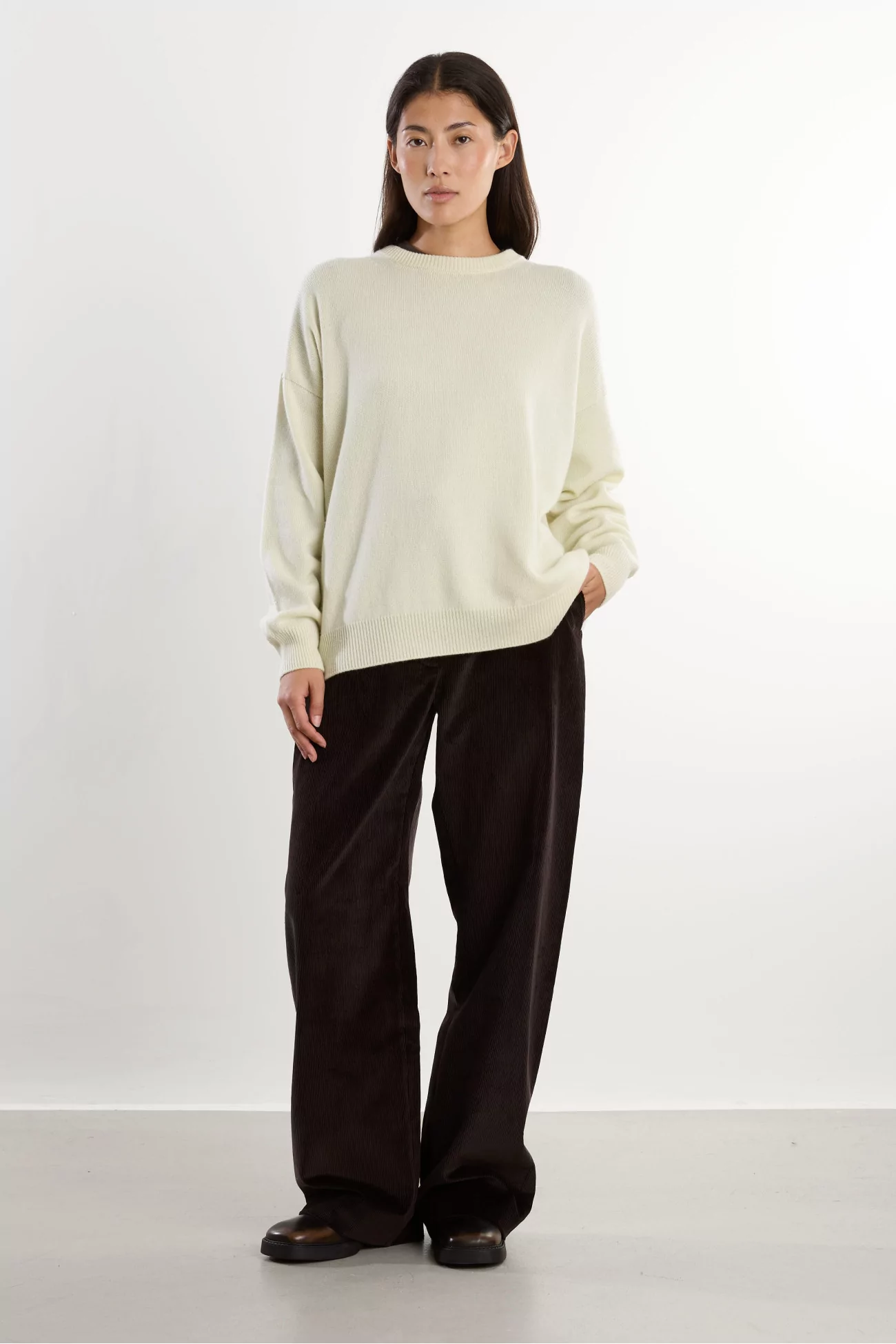 Cariaggi Cashmere Crewneck Sweater – Ivory | Centre Commercial