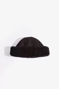 Cawley Curly Sheepskin Cap – Black | Centre Commercial