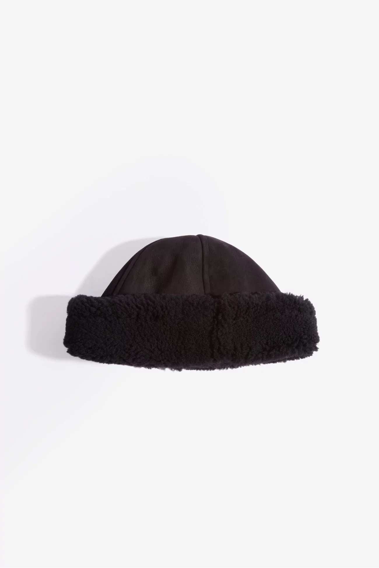 Cawley Curly Sheepskin Cap – Black | Centre Commercial