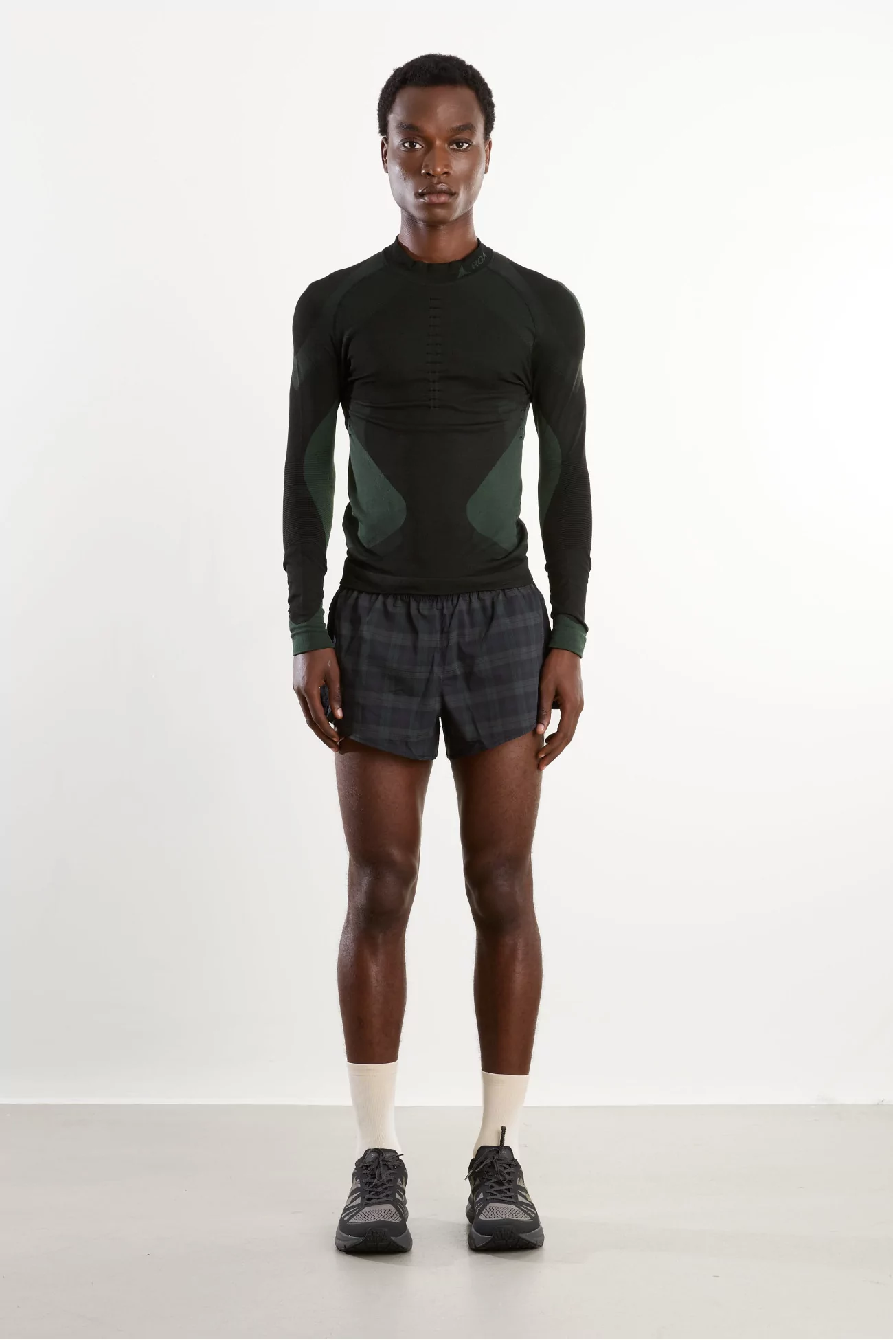 Base Layer Compression ROA Daze Seamless – Black | Centre Commercial
