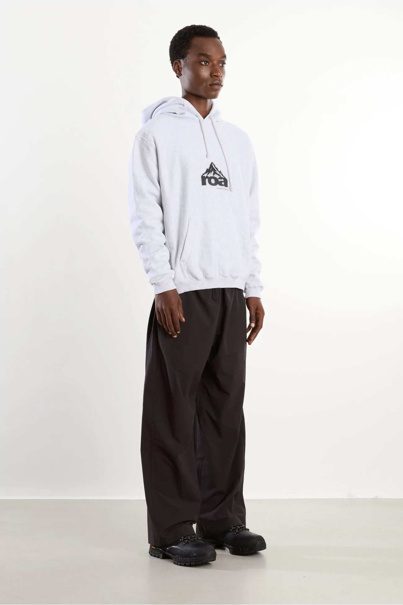 Organic Cotton ROA Mountain Logo Hoodie – Light Grey | Centre Commercial