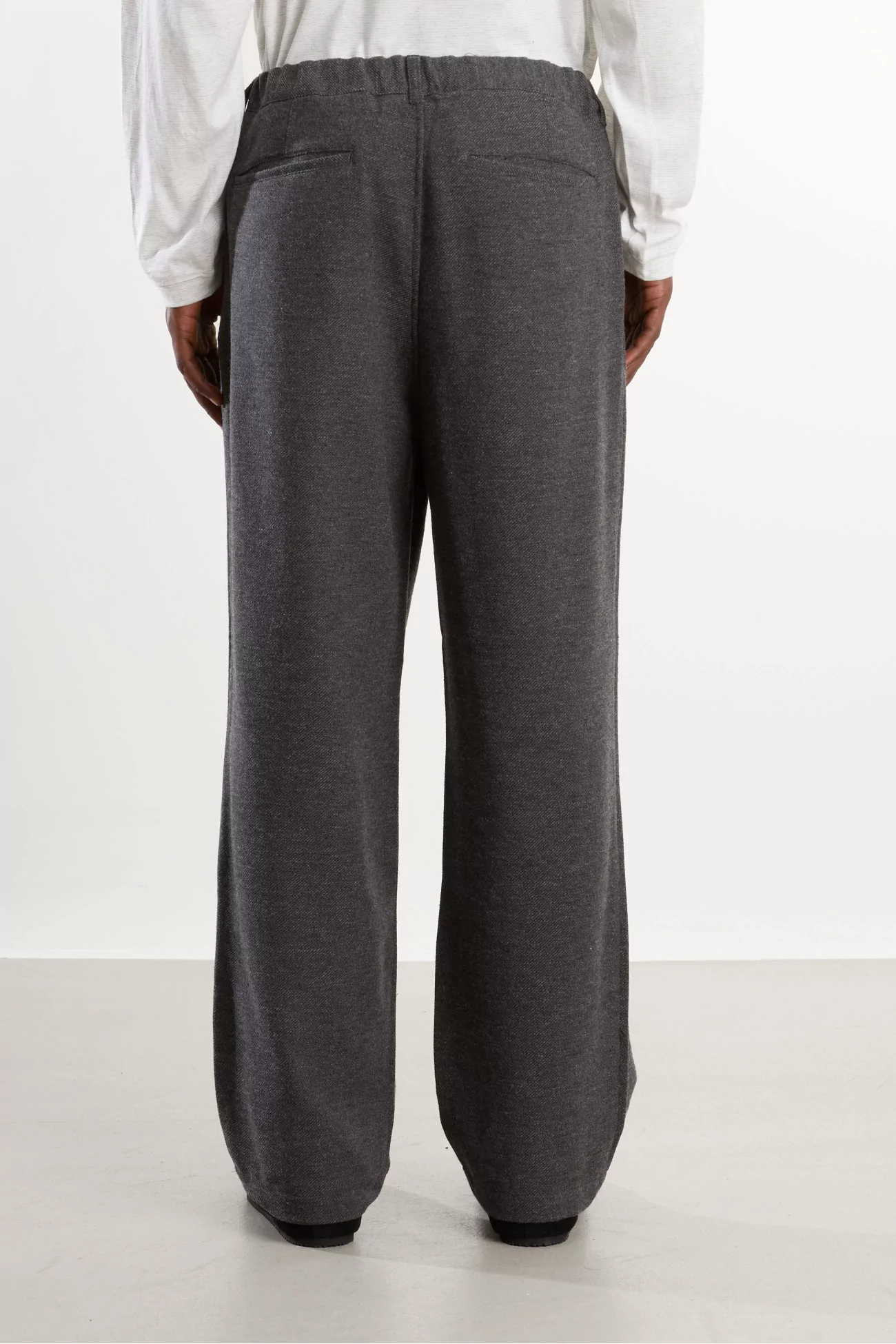 Pantalon laine mélangée à plis Homme Grey – Still By Hand