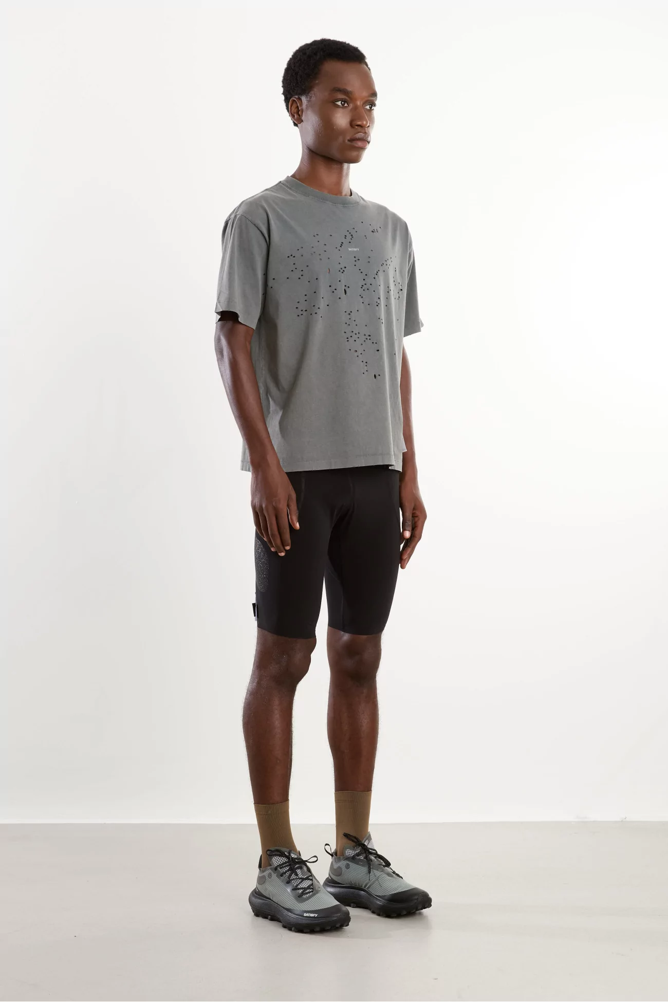 T-Shirt Satisfy MothTech Coton Bio Homme – Faded Black | Centre Commercial