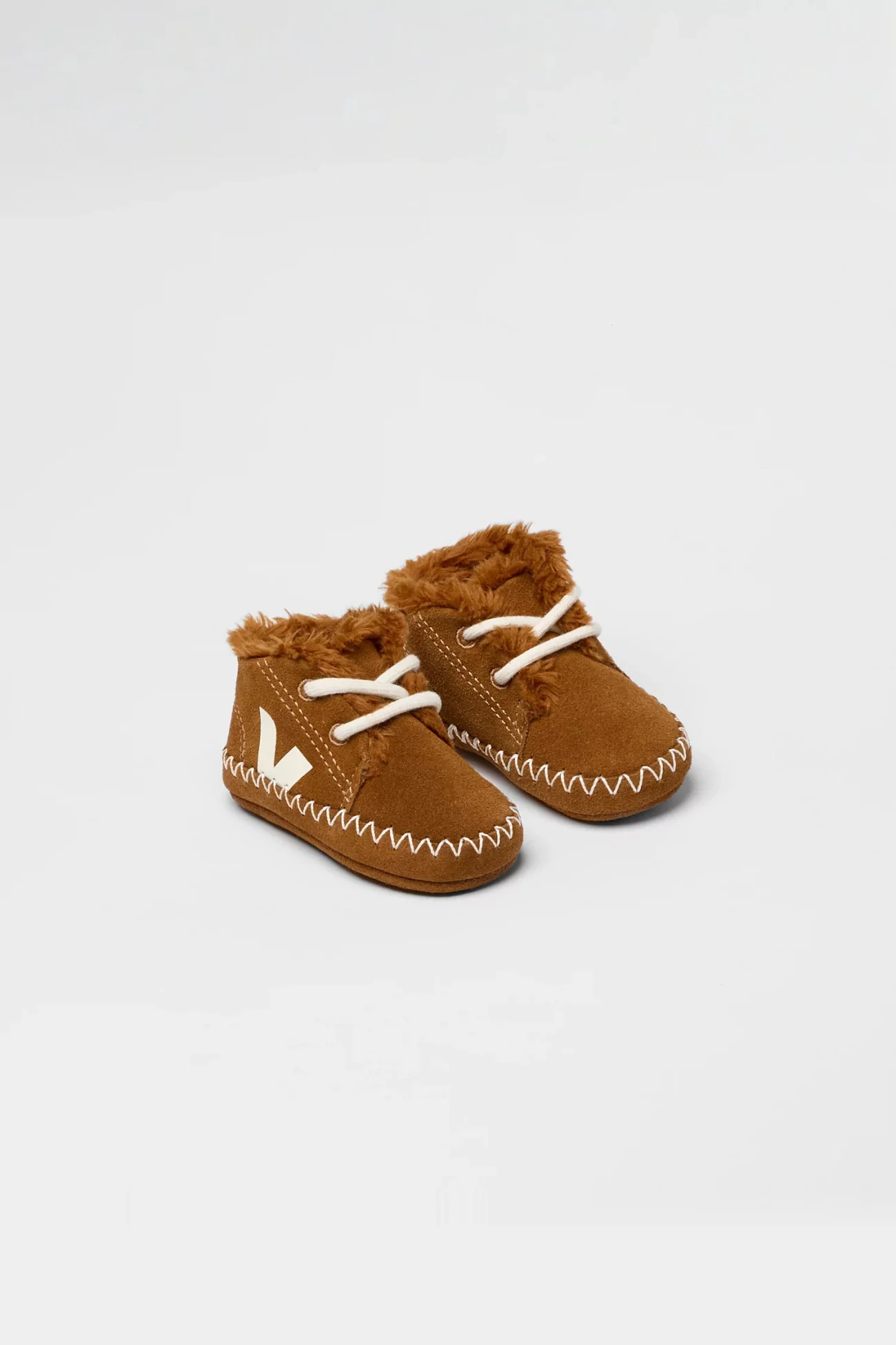 Chaussons Bébé VEJA x Bonpoint Suède – Cognac Cashew | Centre Commercial