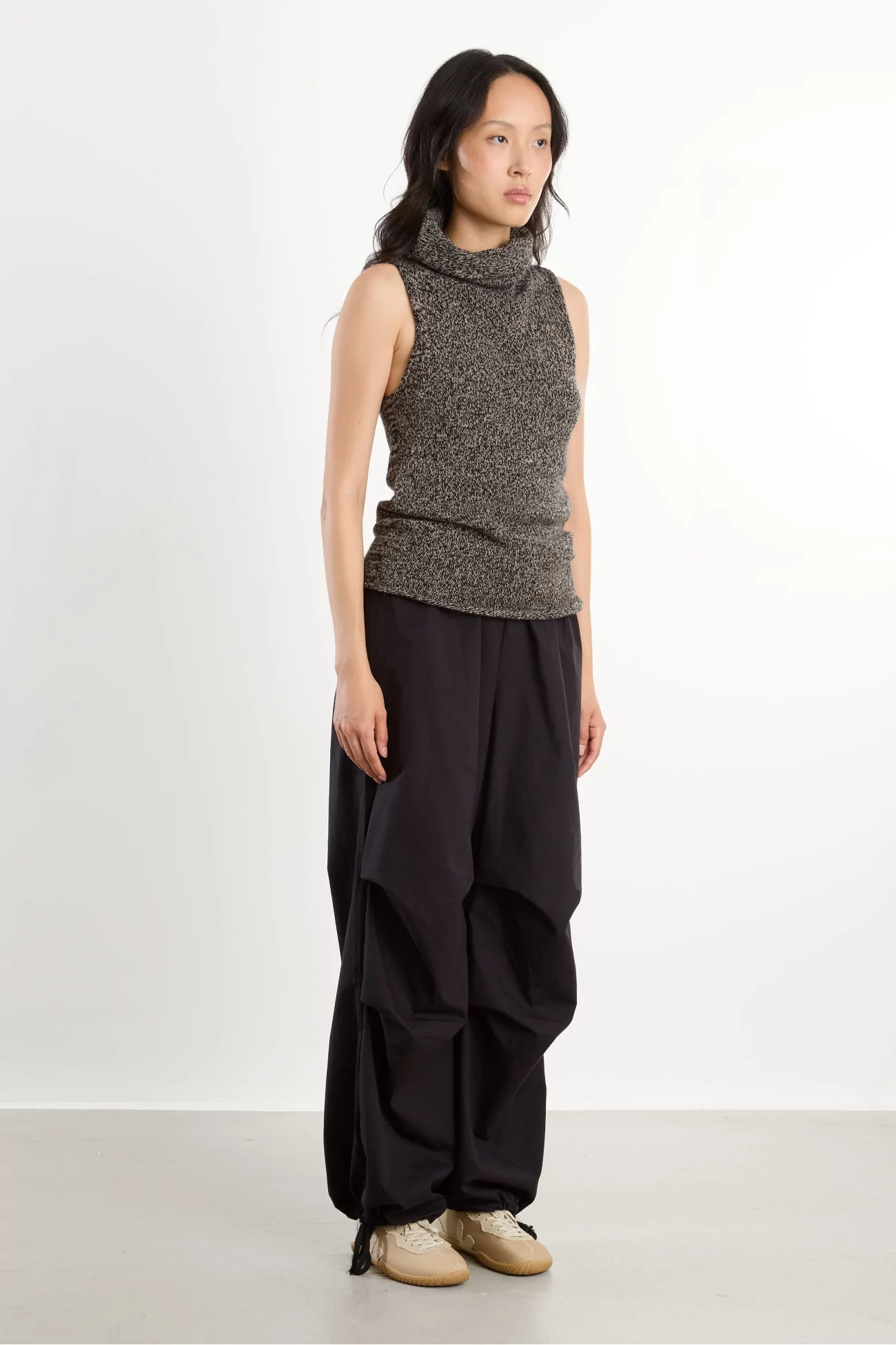 Recycled Cashmere Kem Turtleneck Vest – Black Camel Melange | Centre Commercial