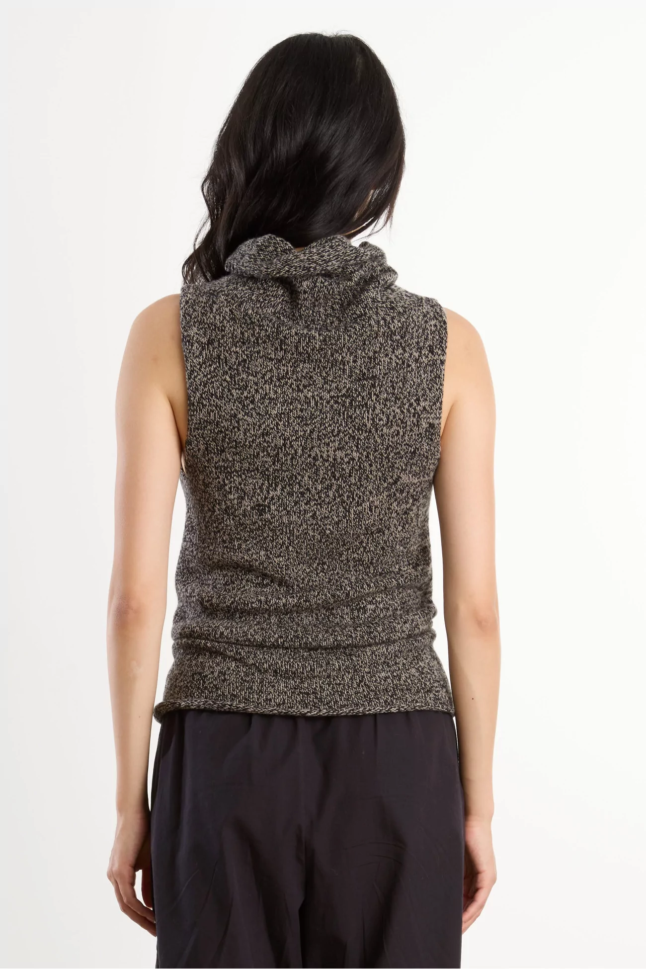 Recycled Cashmere Kem Turtleneck Vest – Black Camel Melange | Centre Commercial