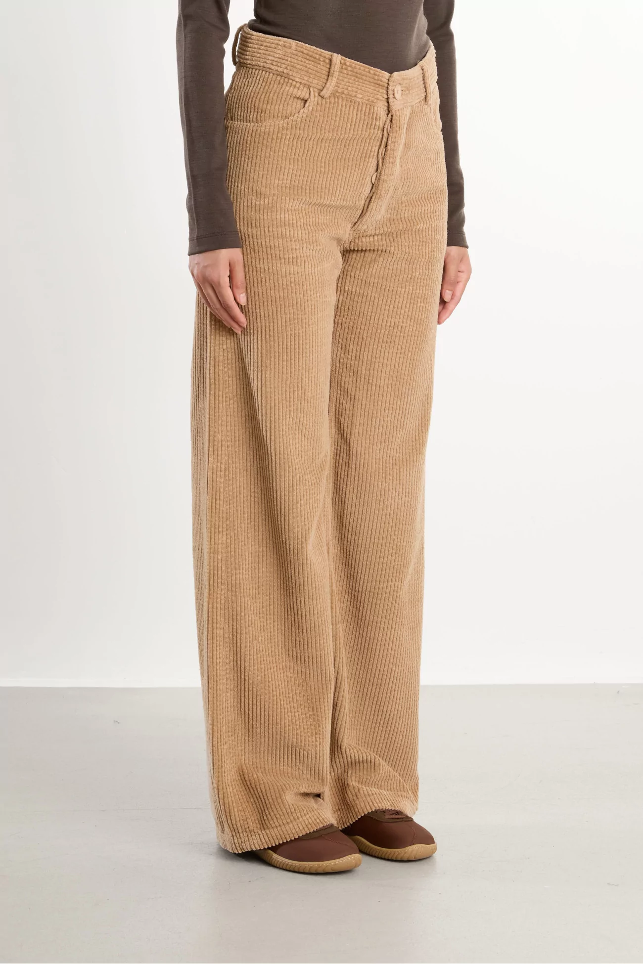 Organic Cotton Gabardine Tajo Wide Pants – Guve Brown | Centre Commercial