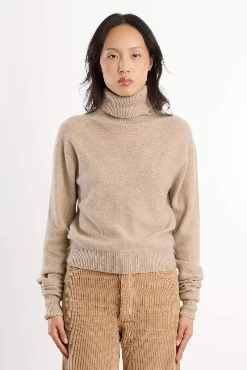Recycled Cashmere Tier Turtleneck – Camel | Centre Commercial