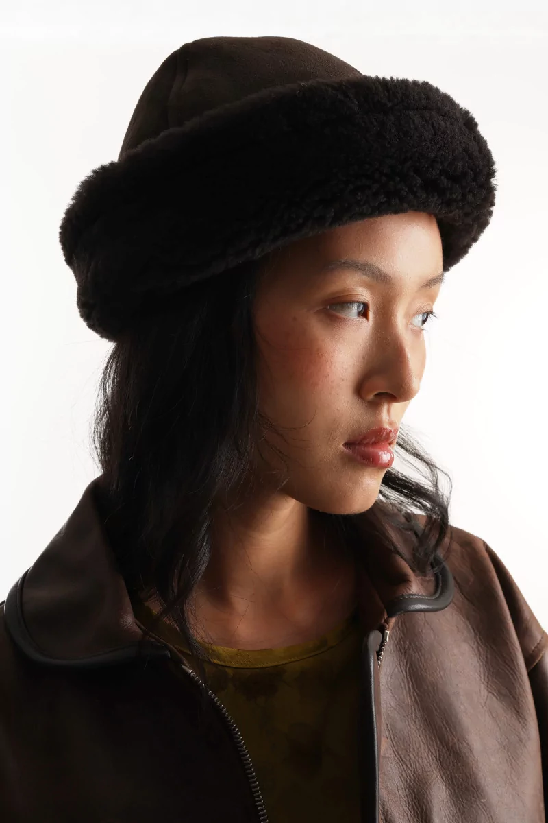 Cawley Curly Sheepskin Cap – Chocolate | Centre Commercial