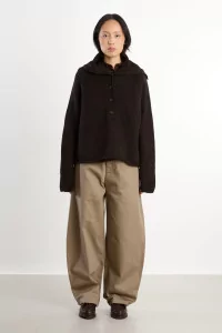 Lambswool Runaway Neck Jumper – Dark Brown | Centre Commercial