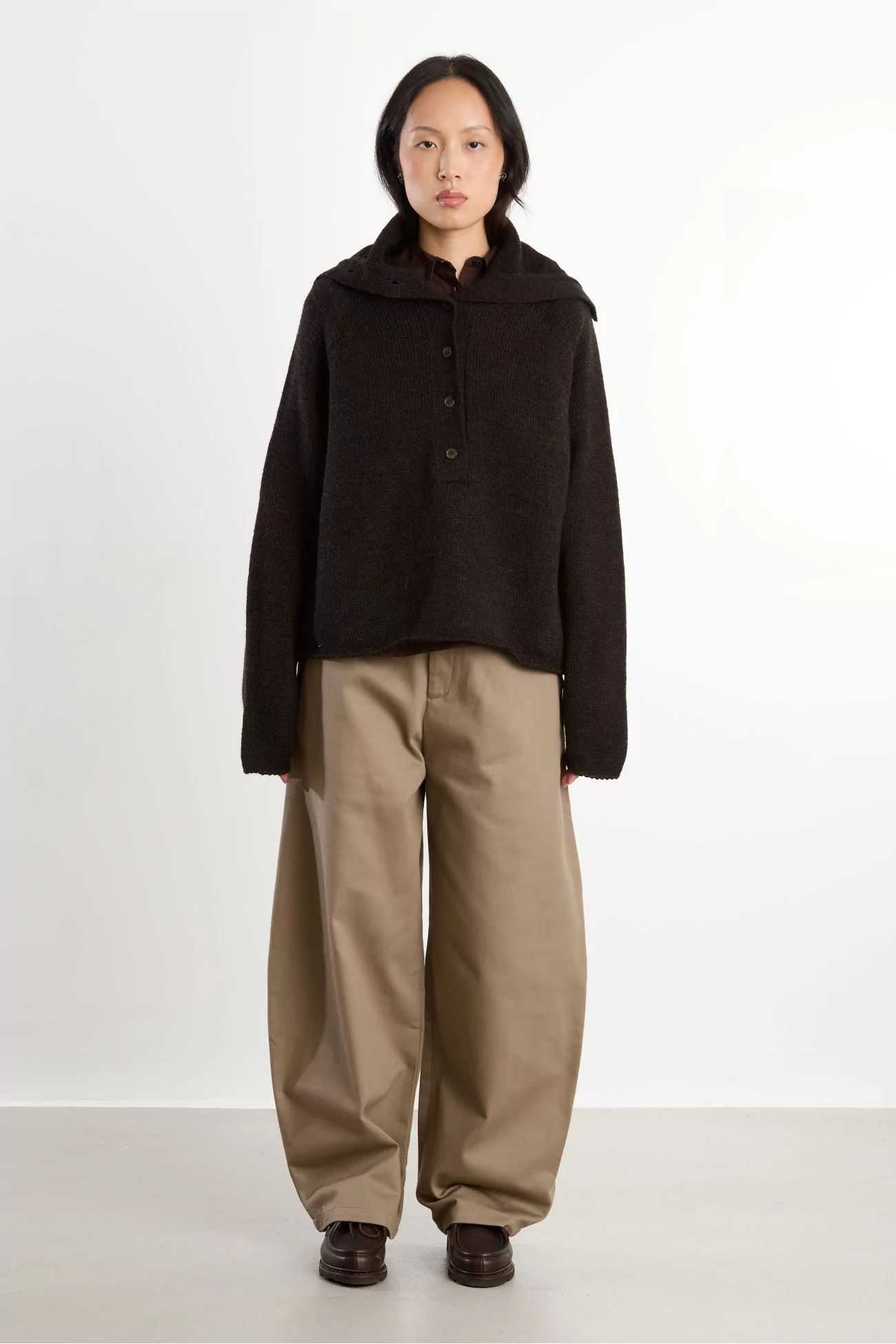 Lambswool Runaway Neck Jumper – Dark Brown | Centre Commercial