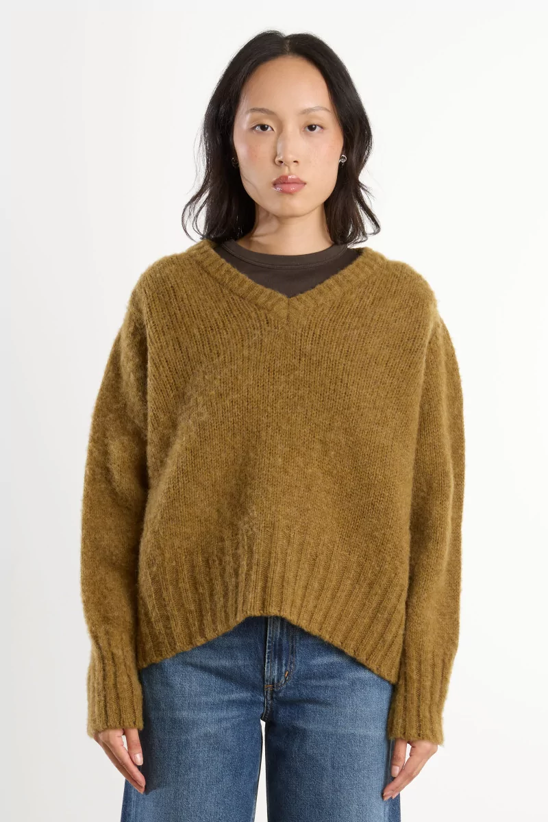 Shetland Wool V-Neck Queen Of The Night Sweater – Herbal Crush | Centre Commercial