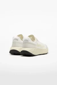 VEJA Harpie Trail Aeroshell – White Cashew | Centre Commercial