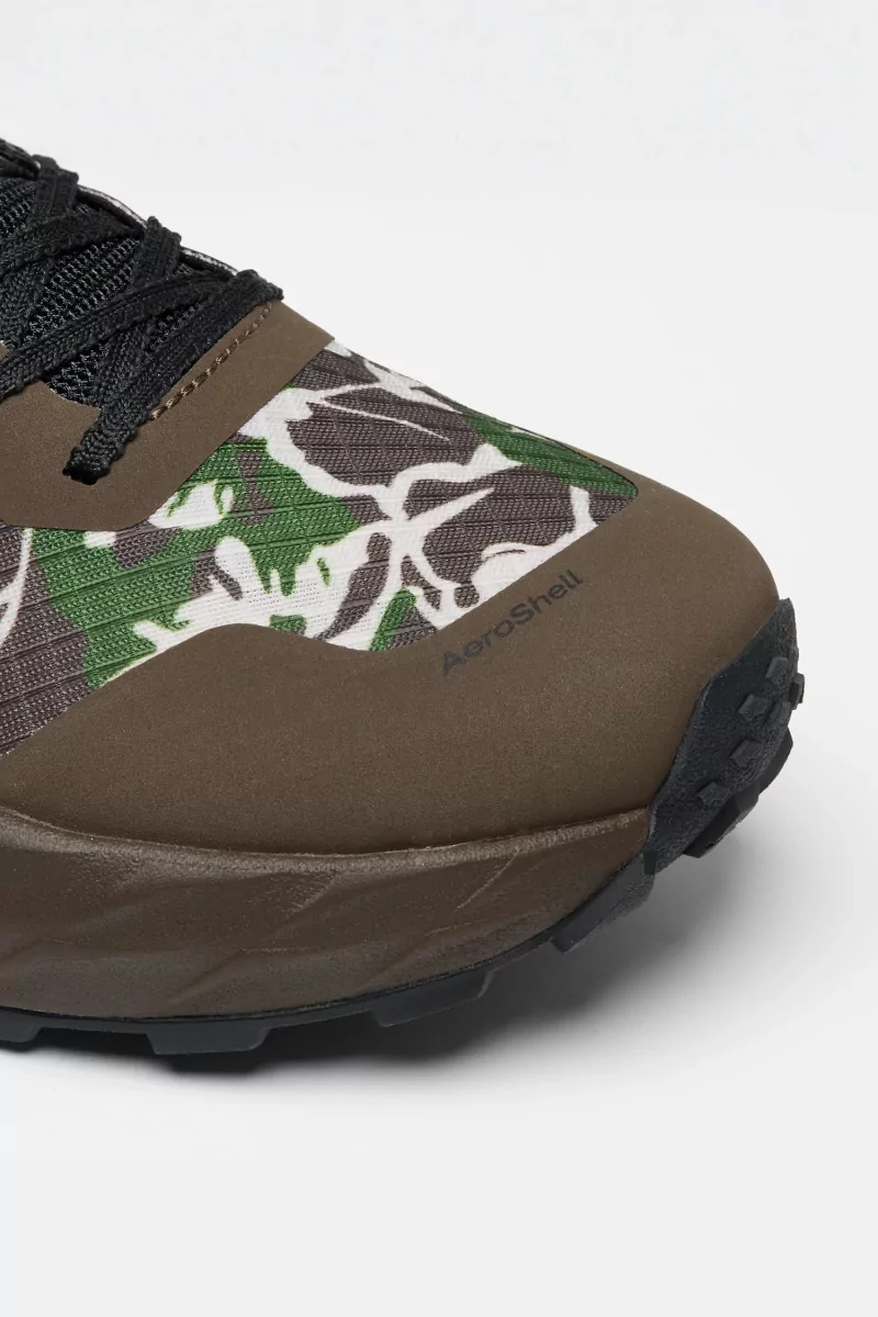 VEJA Harpie Trail Aeroshell – Floral Camo | Centre Commercial