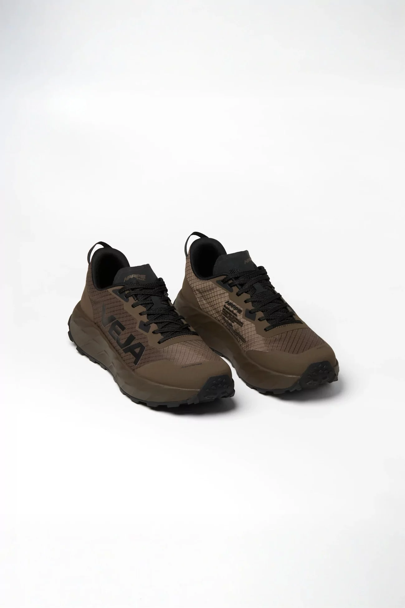 VEJA Harpie Trail Aeroshell – Eagle Black | Centre Commercial