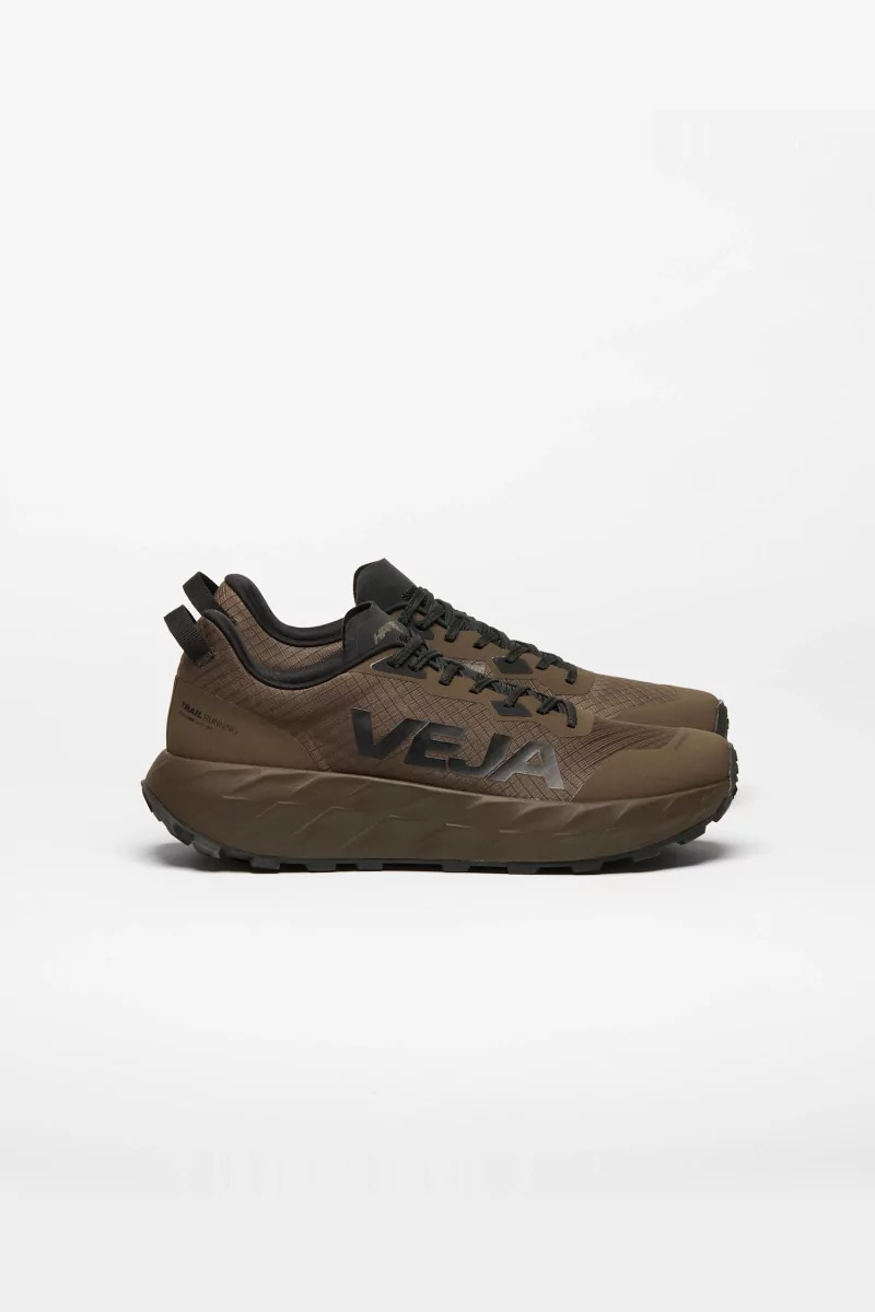 VEJA Harpie Trail Aeroshell – Eagle Black | Centre Commercial