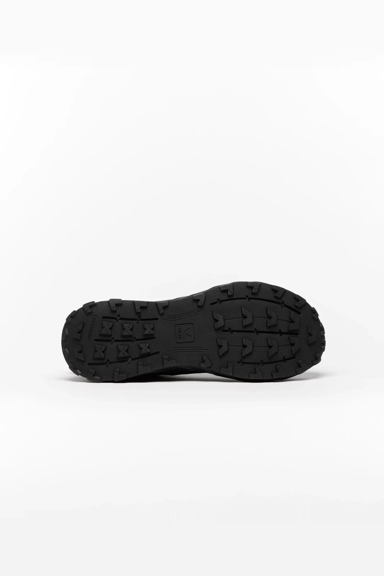 VEJA Harpie Trail Aeroshell – Full Black | Centre Commercial