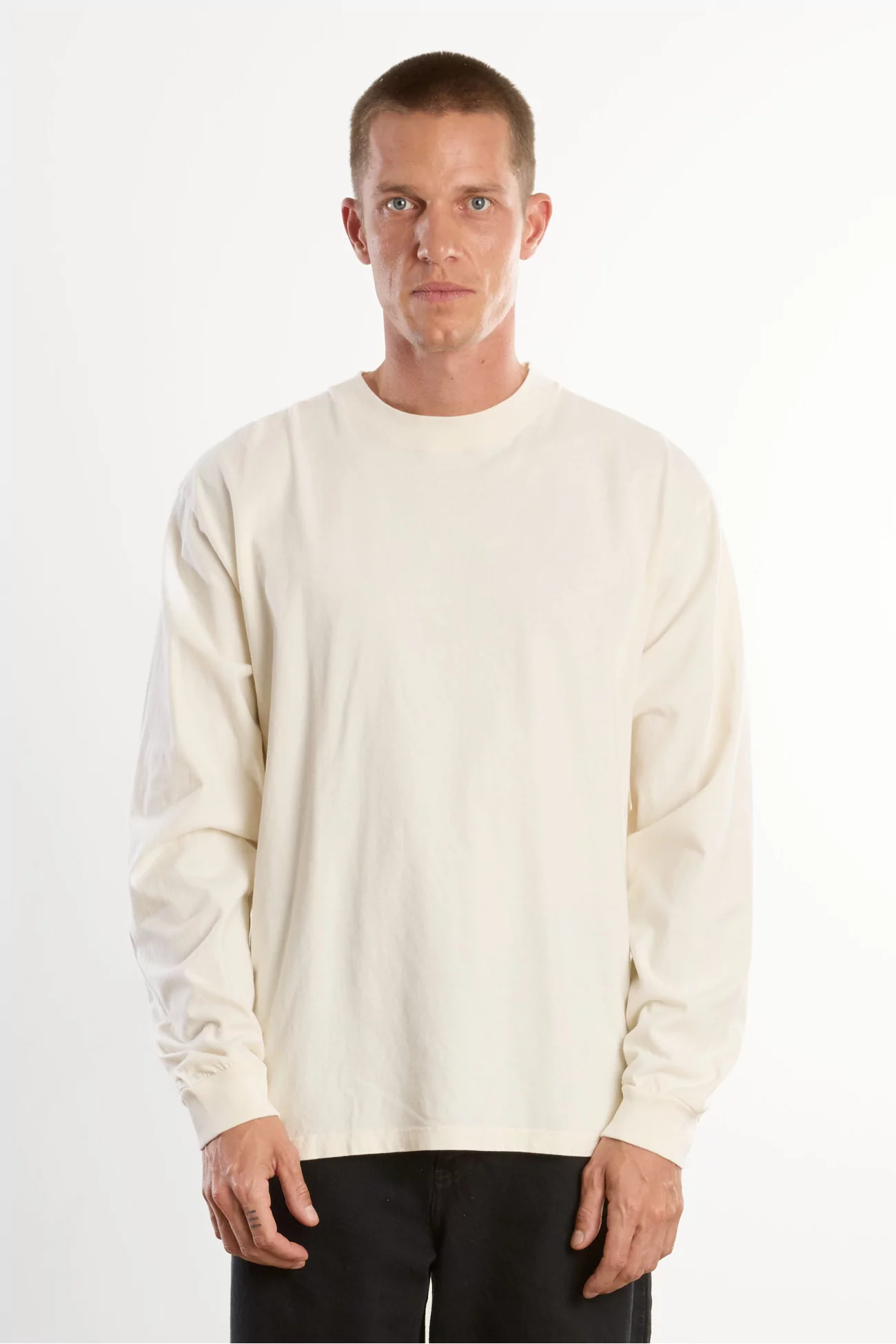 Men's Organic Cotton Long Sleeve T-shirt Regular Fit - Cannoli Cream | Centre Commercial