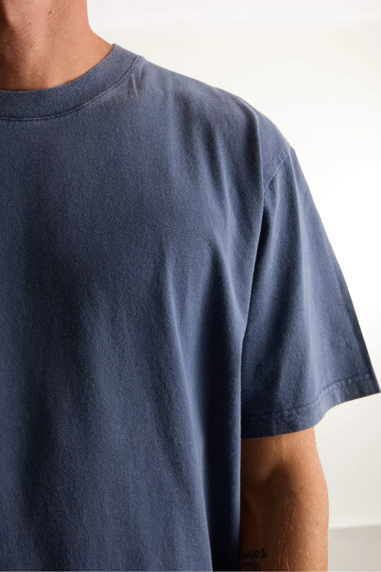 Men's Organic Cotton Regular Fit T-shirt - Washed Dark Navy | Centre Commercial
