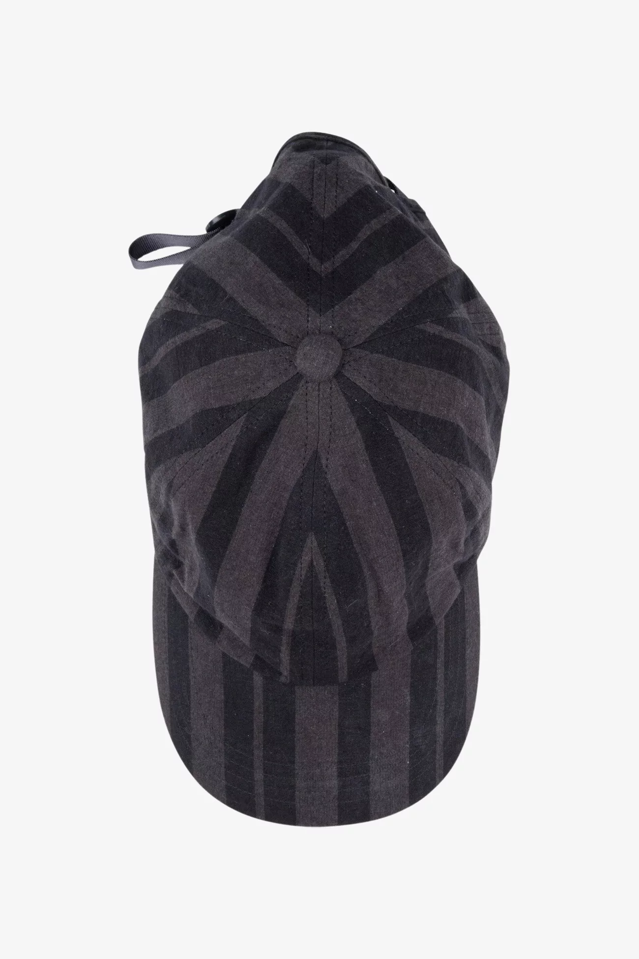 MAN-TLE Waxed Cotton Deep Cap – Grey Theatre | Centre Commercial
