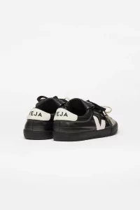 Baskets Panenka Leather Veja x Magliano – Titanium | Centre Commercial