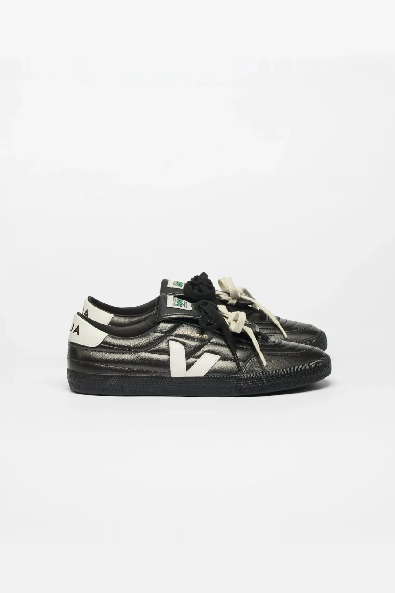 Baskets Panenka Leather Veja x Magliano – Titanium | Centre Commercial