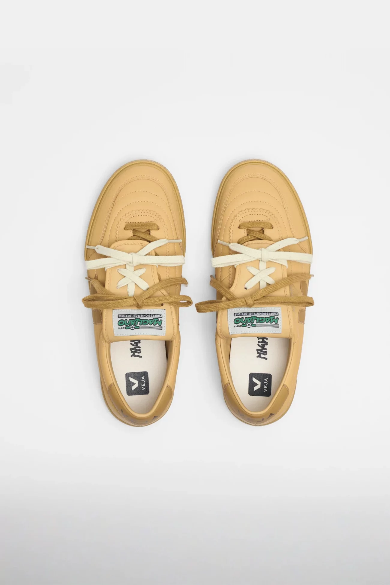 Baskets Panenka Leather Veja x Magliano – Taffy | Centre Commercial