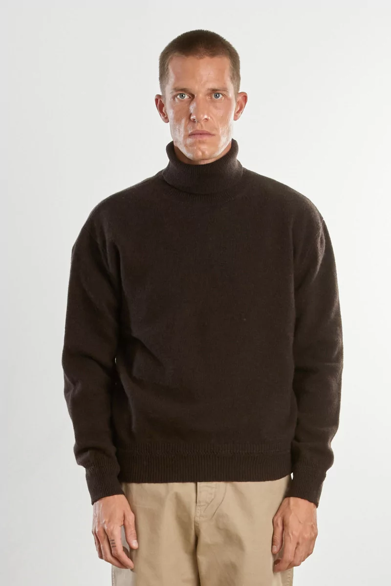 Recycled Cashmere Turtleneck – Dark Brown | Centre Commercial