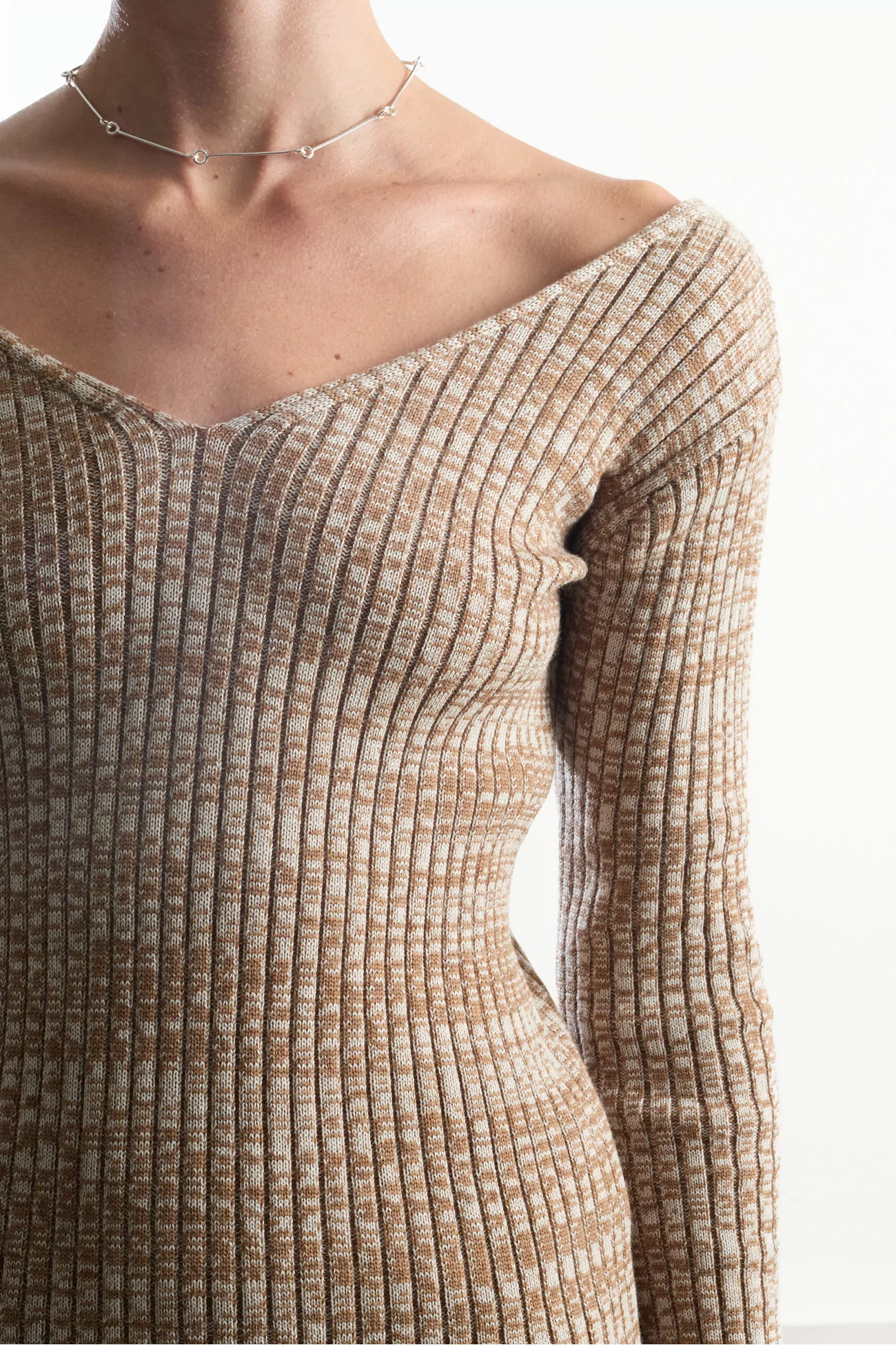 Wool V-Neck Melange Knit Sweater – Camel | Centre Commercial
