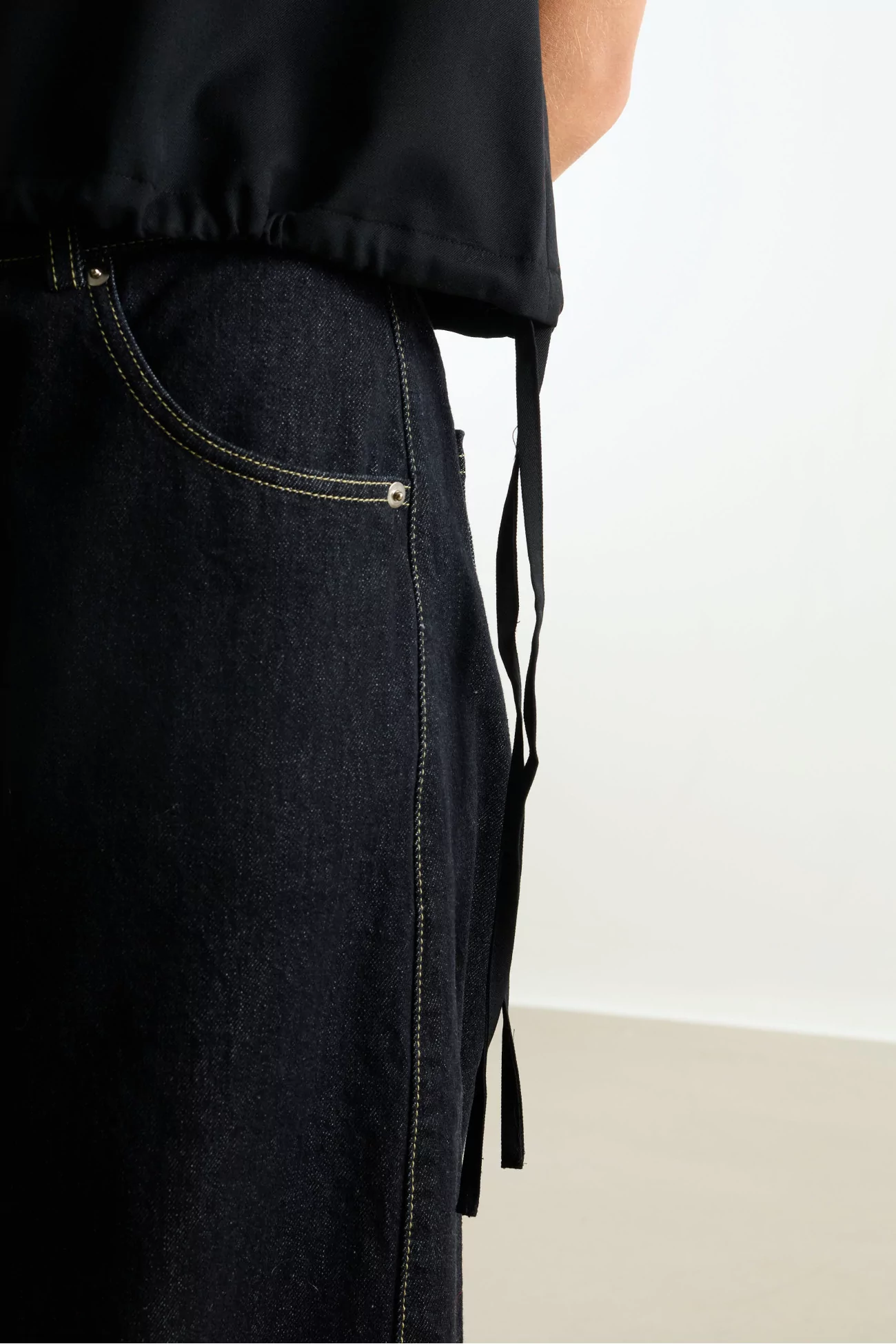 Gilet Laine Gabardine Side Tie – Black | Centre Commercial