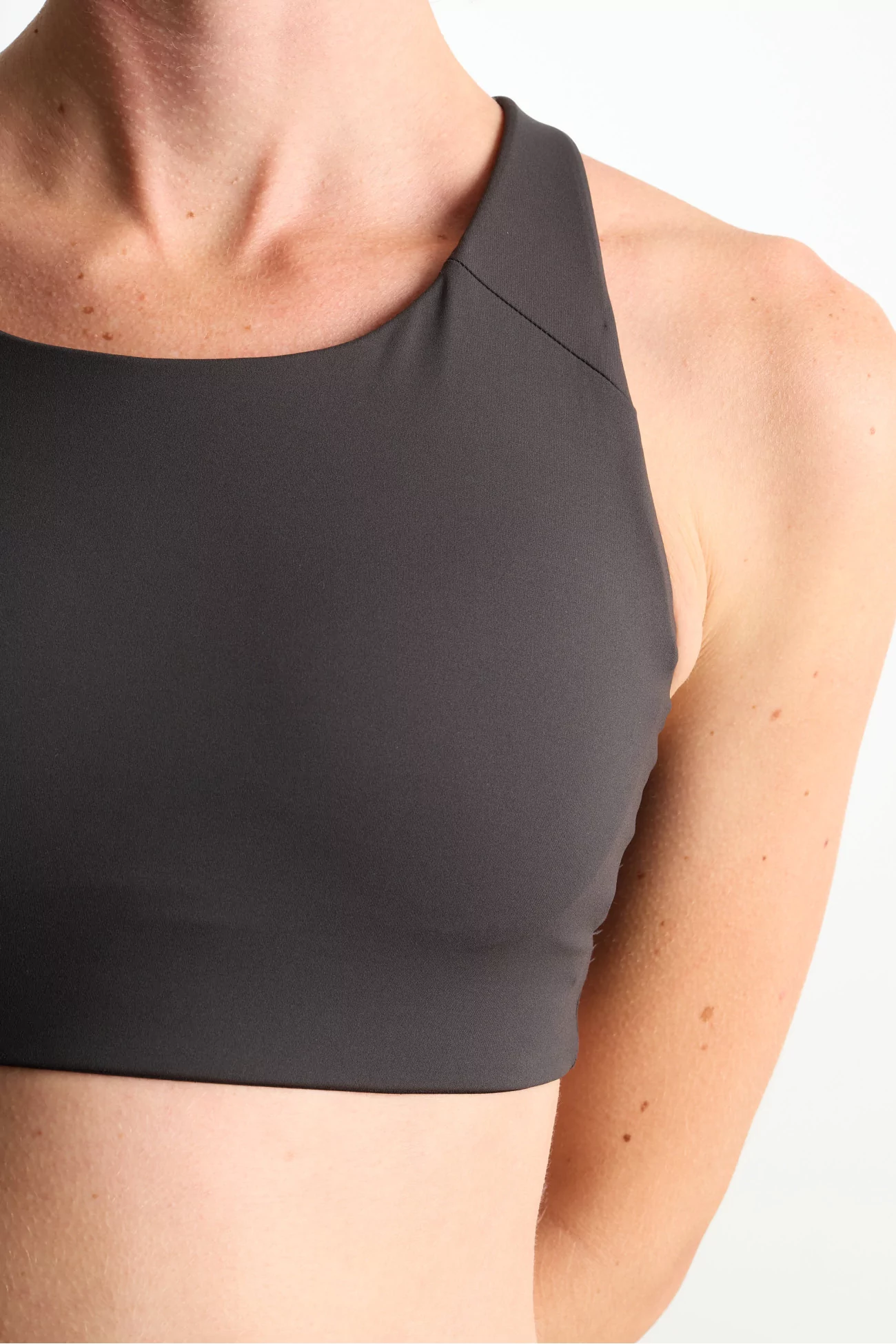 High-Support Recycled Nylon Shadowlite Sports Bra – Black | Centre Commercial