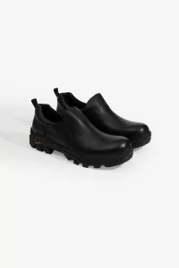 Non-Safety Slip-On Calfskin Shoes – Black | Centre Commercial