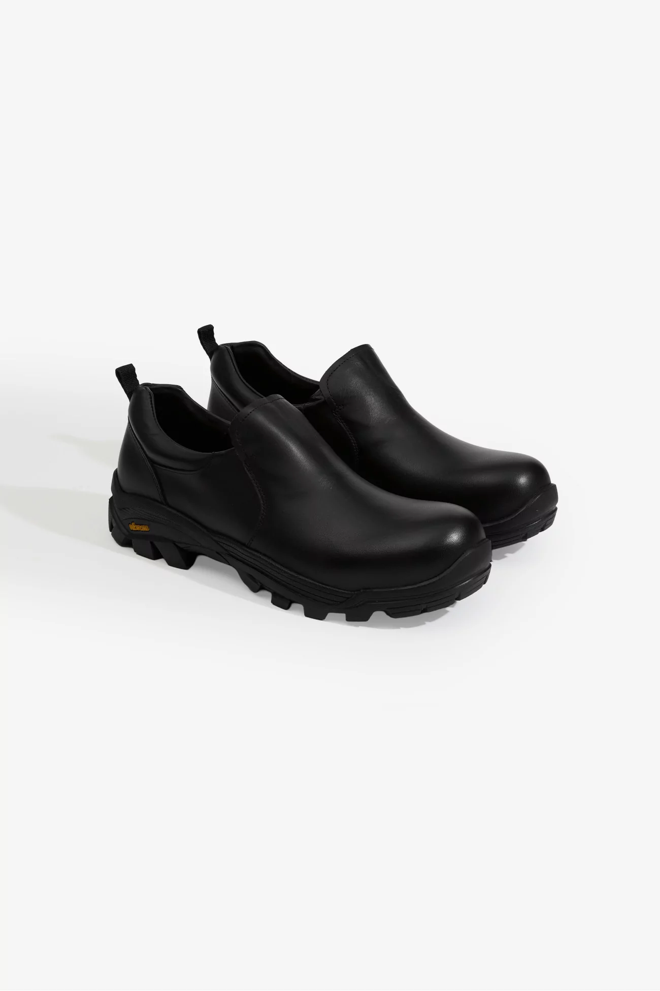 Non-Safety Slip-On Calfskin Shoes – Black | Centre Commercial