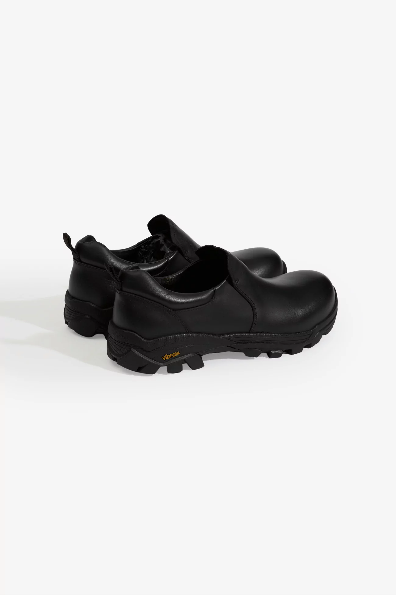 Non-Safety Slip-On Calfskin Shoes – Black | Centre Commercial