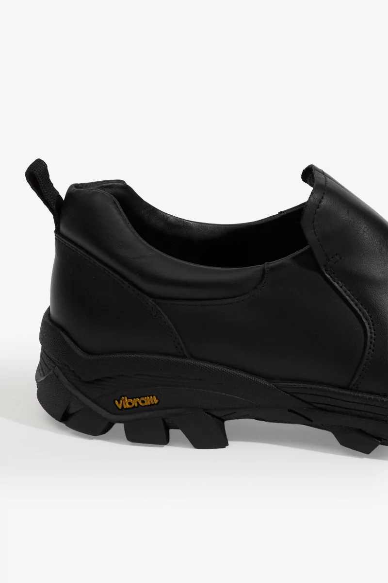 Non-Safety Slip-On Calfskin Shoes – Black | Centre Commercial