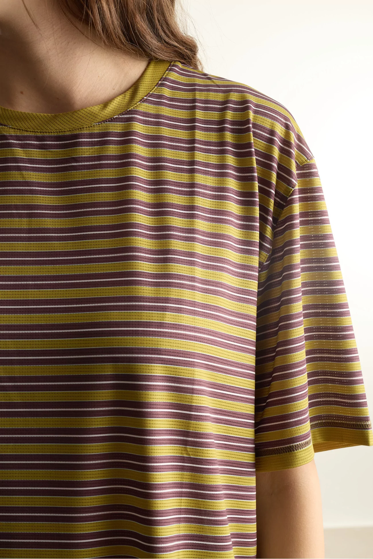 UNNA Wavy Striped Running Tee – Mud Gold | Centre Commercial