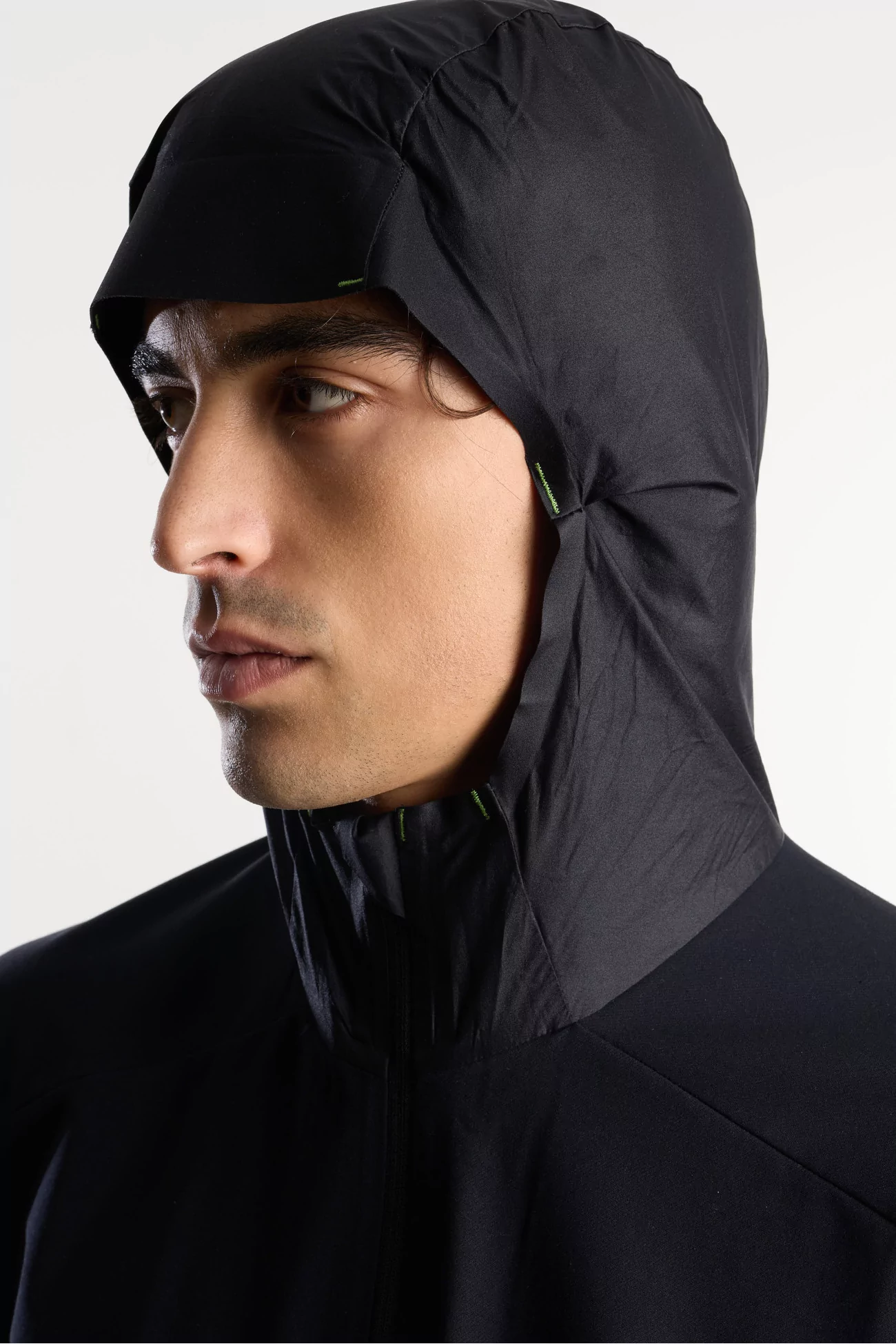Veste Trail Homme WISE Thermalshell 222 – Black | Centre Commercial