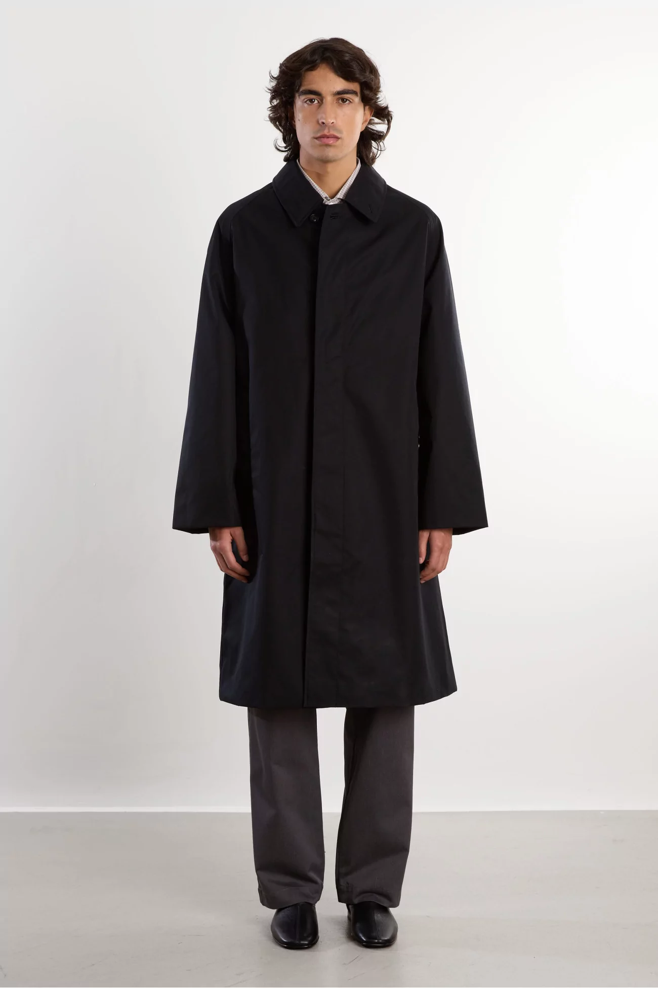 Nanamica 2L Gore-Tex Balmacaan Coat – Black | Centre Commercial