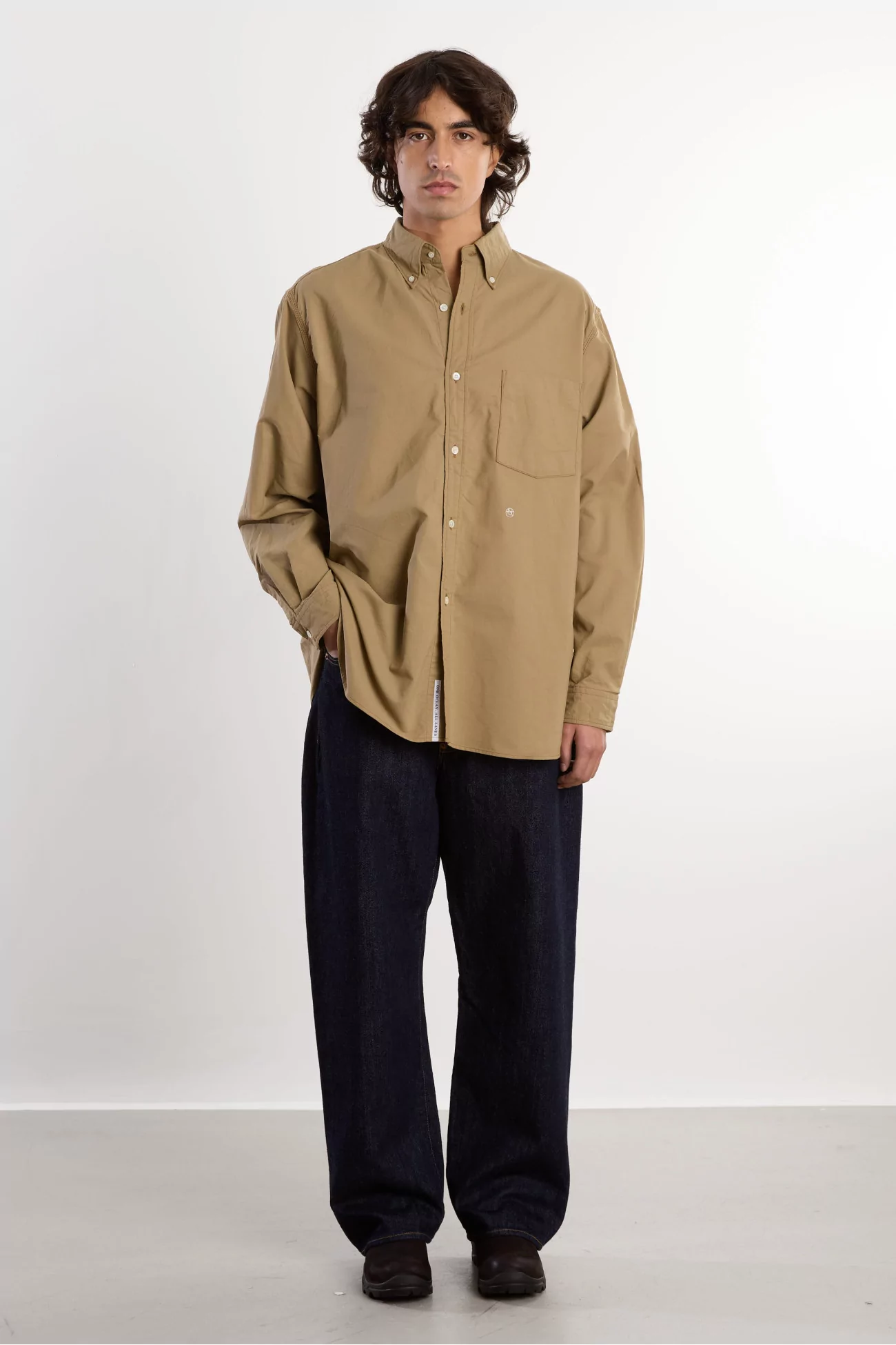 Chemise Oxford Button Down Wind Nanamica – Beige | Centre Commercial