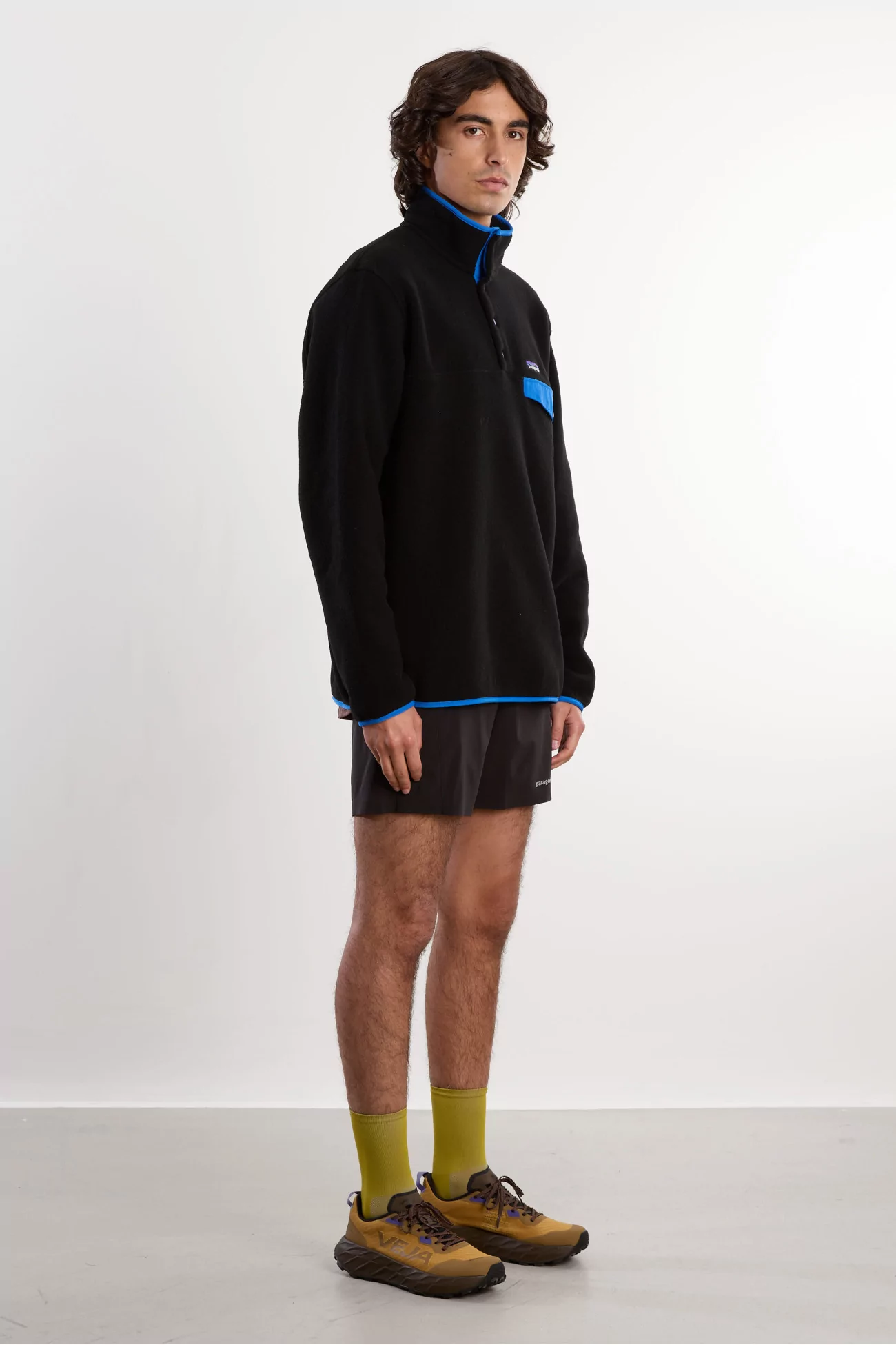 Patagonia LW Synch Snap-T Fleece – Black P6 Blue | Centre Commercial
