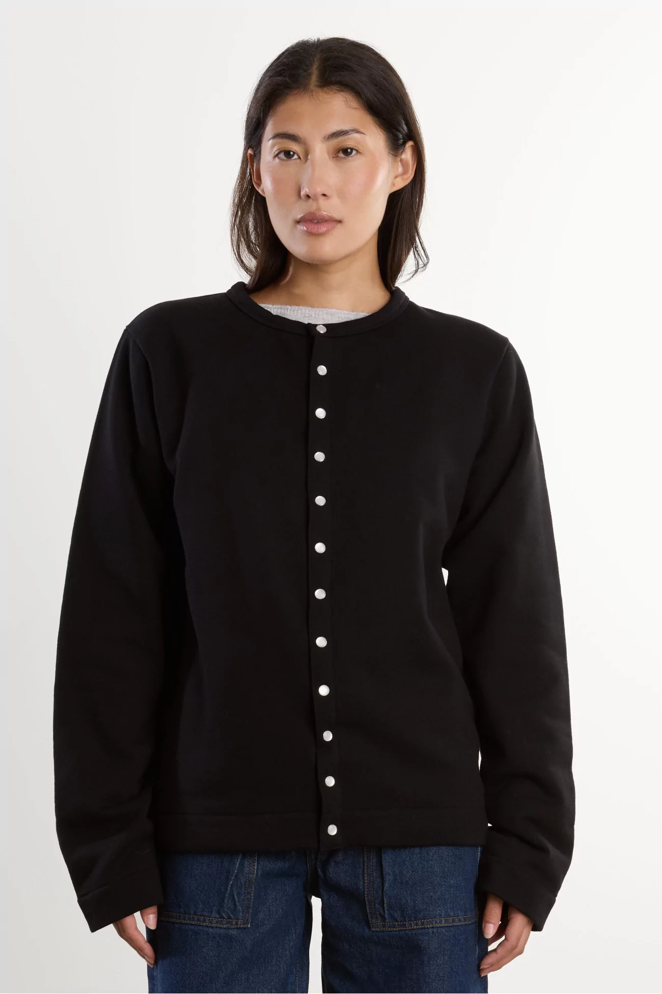 agnès b. Organic Cotton Fleece Snap Cardigan – Noir | Centre Commercial