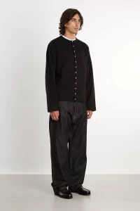 agnès b. Organic Cotton Fleece Snap Cardigan – Noir | Centre Commercial