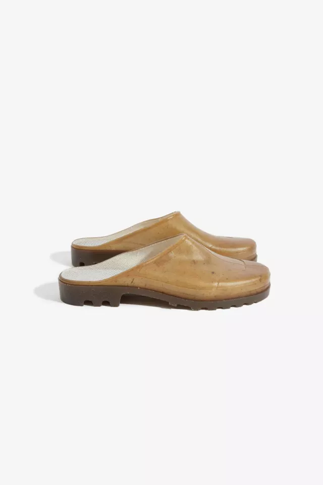 Mule opana en chanvre - La mule ouverte à l'arrière, la plus décontractée de la gamme. Élue par GQ parmi les meilleures mules pour homme, l'Opana se glisse comme une pantoufle et se porte du jardin au trottoir sans transition.