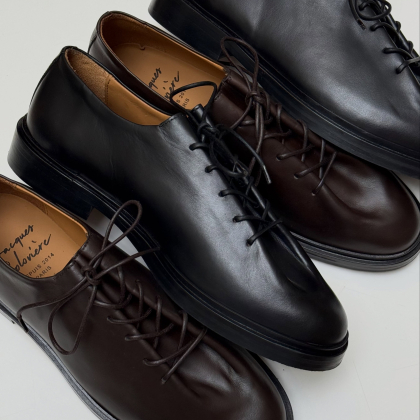 Designed in Paris and carefully crafted in Europe, Jacques Solovière creates timeless footwear defined by clean lines, comfort and attention to detail.