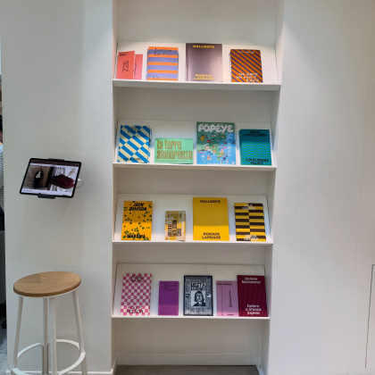 Book and more at the store !