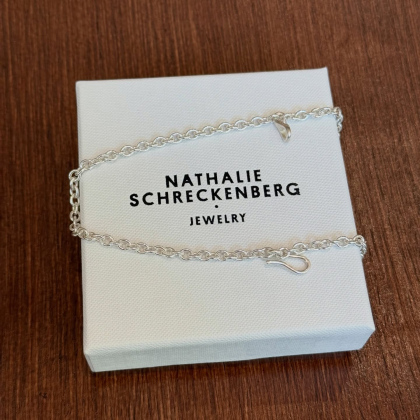 We are happy to welcome Nathalie Schreckenberg. Handcrafted in Barcelona from recycled sterling silver, her sculptural jewelry explores organic shapes and the beauty of imperfection.